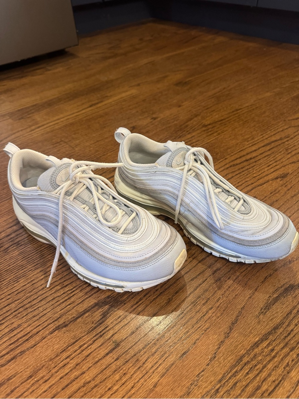 Mens Neutral White Nike Sneakers - Stylish Everyday Comfort